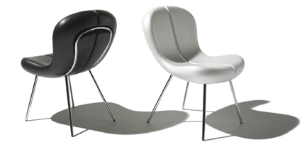 snap chair  in black and white
