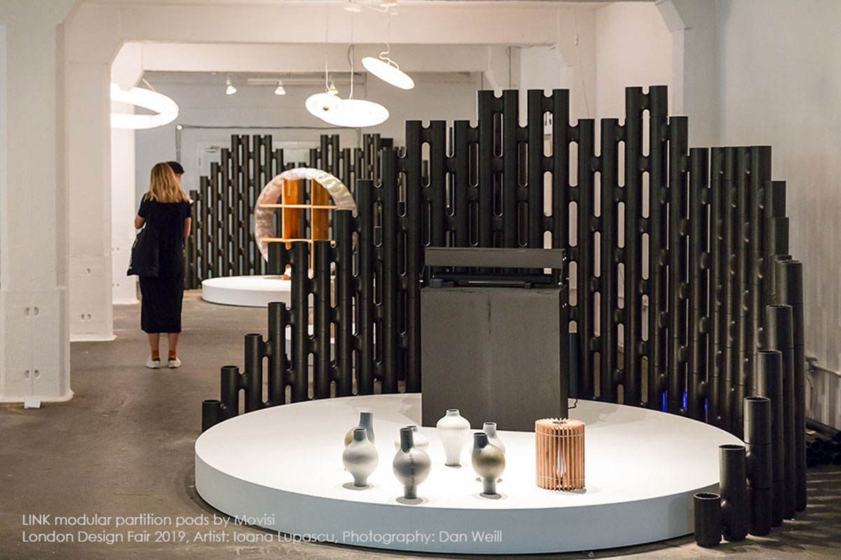 Black LINK modular divider wall designed by PearsonLloyd