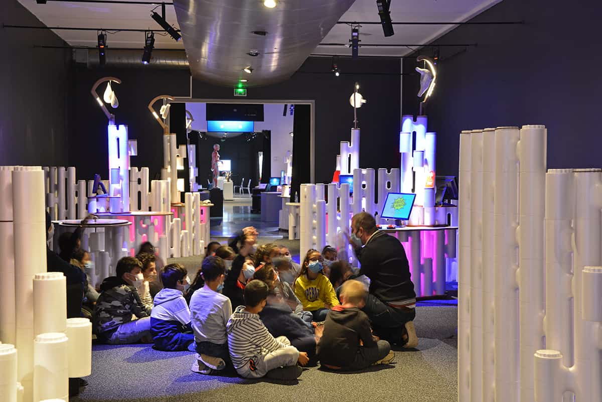 Portable modular partitioning system at the Science Pavilion, Montbéliard