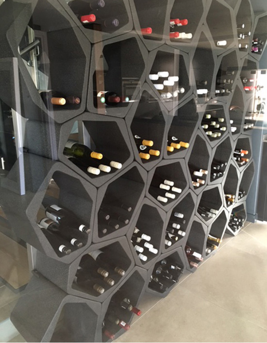Modulares Weinregal als Wandregal und Raumteiler