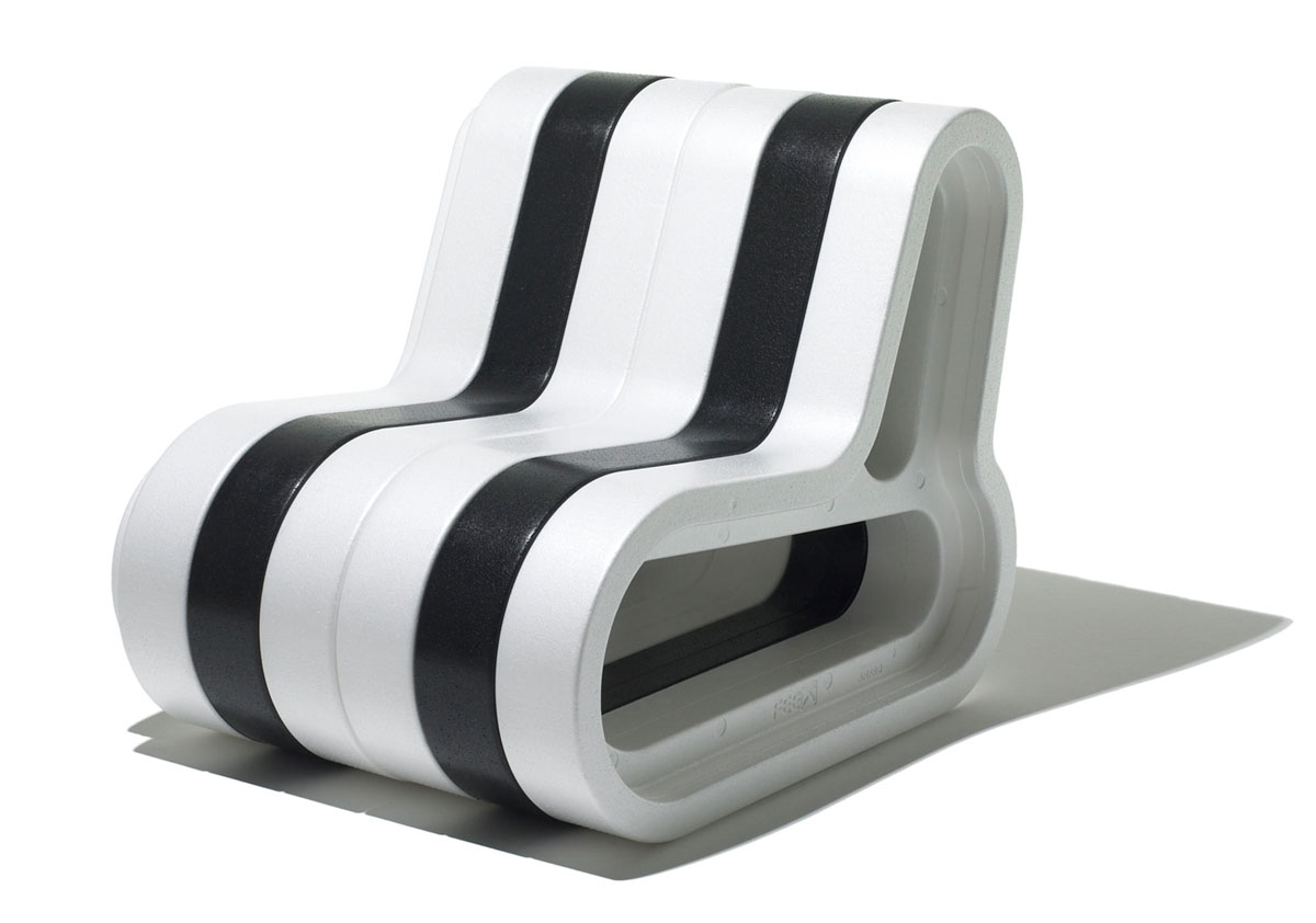 Q-COUCH armchair with black and white stripes