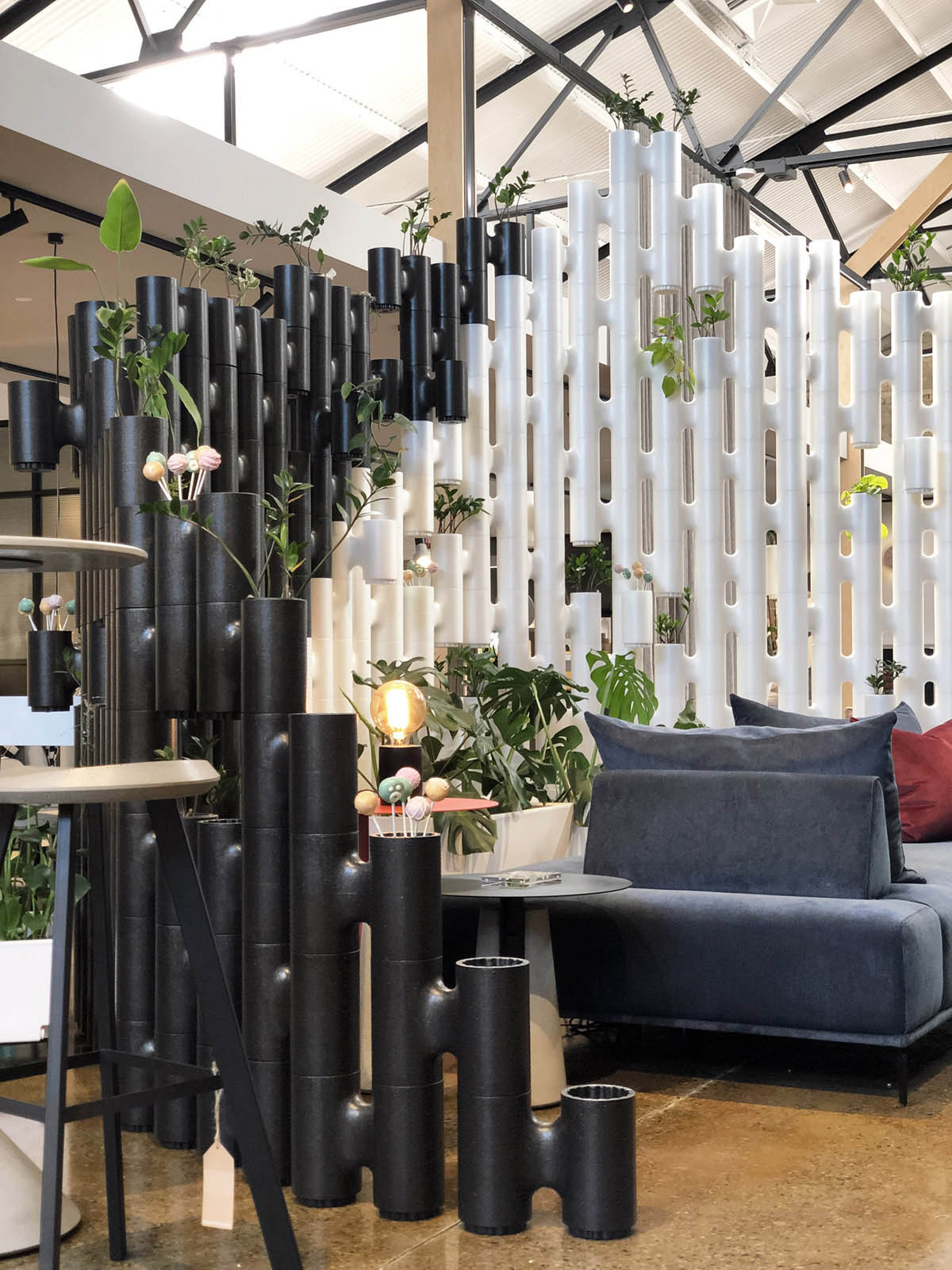 LINK room divider with plants partitioning an open space